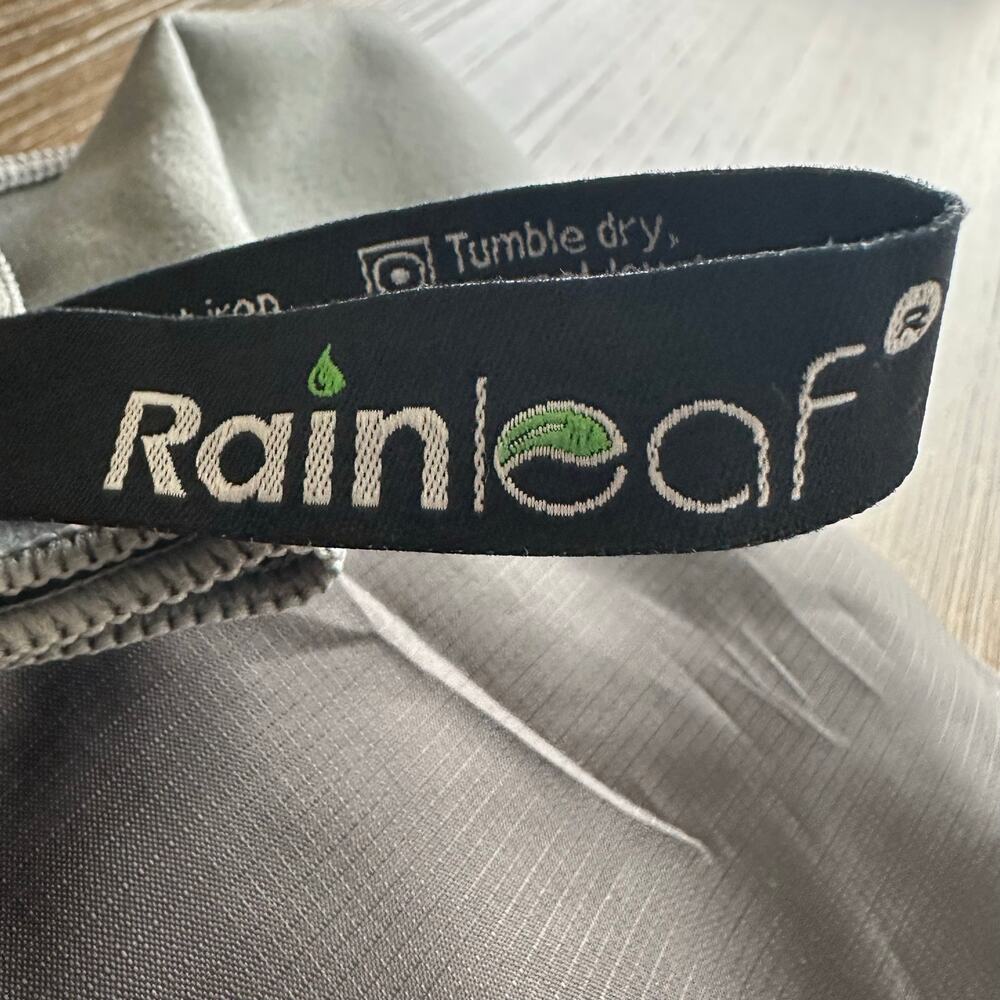 Rainleaf Microfiber Towel 30x60 Inches Gray Anti-Bacterial Lightweight - NWT - Picture 3 of 5